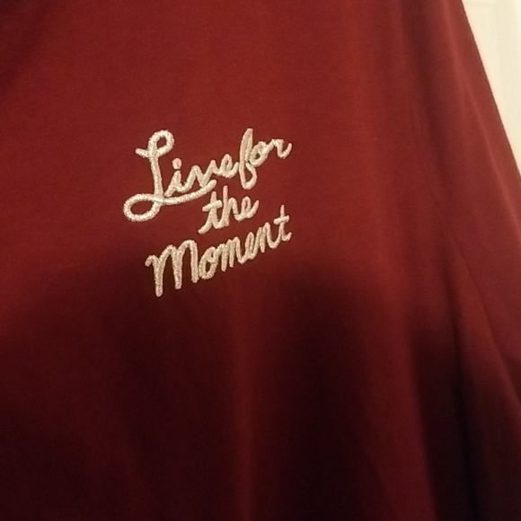 Burgundy tee - Picture 2 of 3